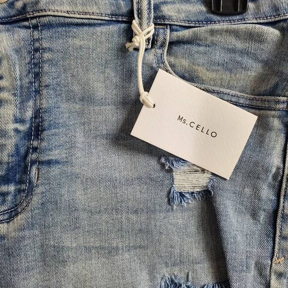 Ms. Cello Women’s Curvy Distressed High Rise Jean Shorts Size 14 Light Blue - Picture 6 of 9